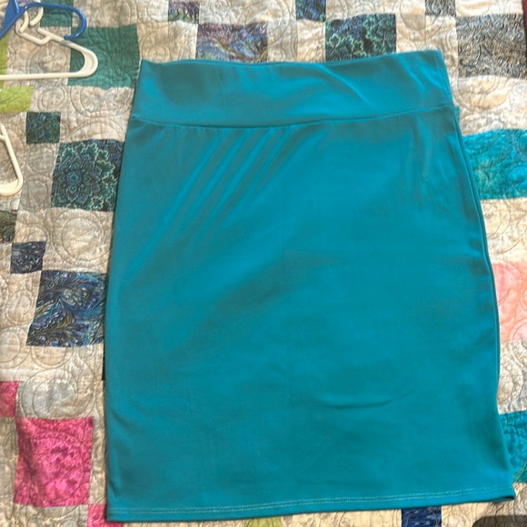 Lularoe Cassie - Picture 1 of 2